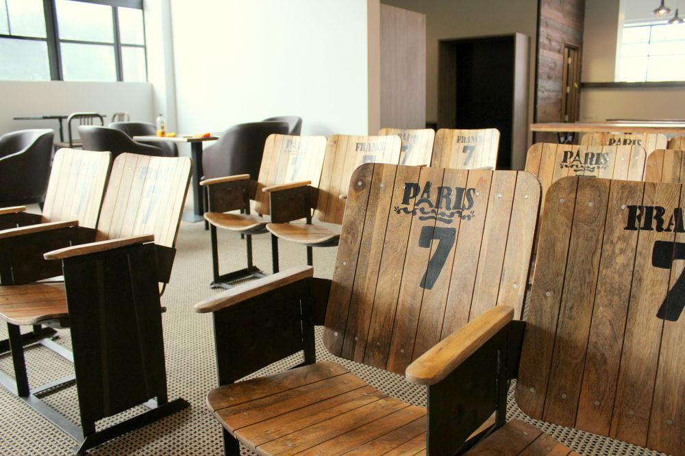 A Pousada Urbanz Christchurch Exterior foto The classroom at the Paris Observatory