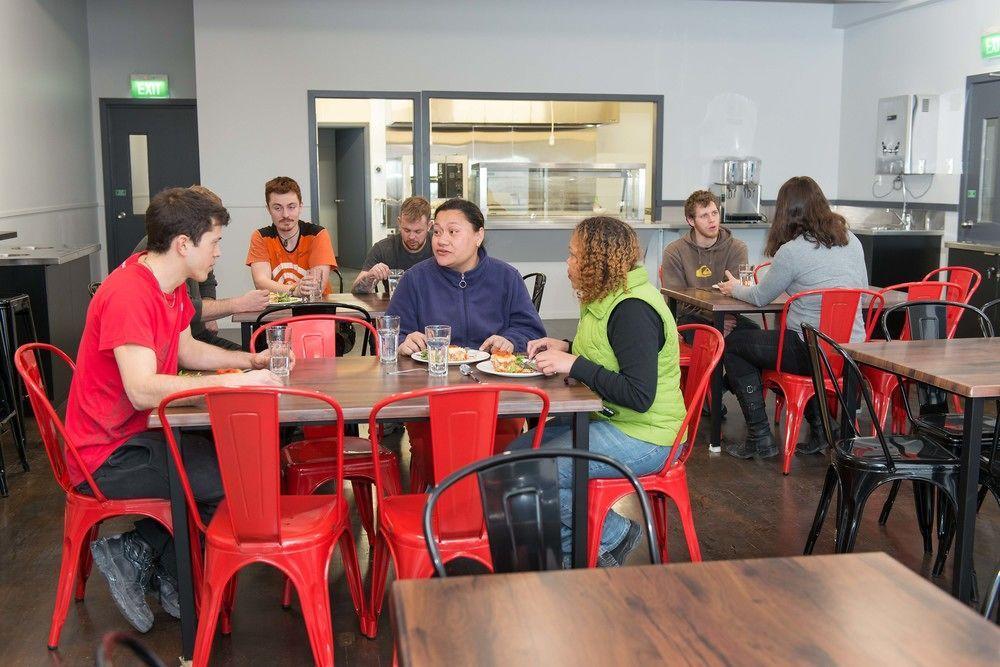 A Pousada Urbanz Christchurch Exterior foto The dining room at the new boarding house
