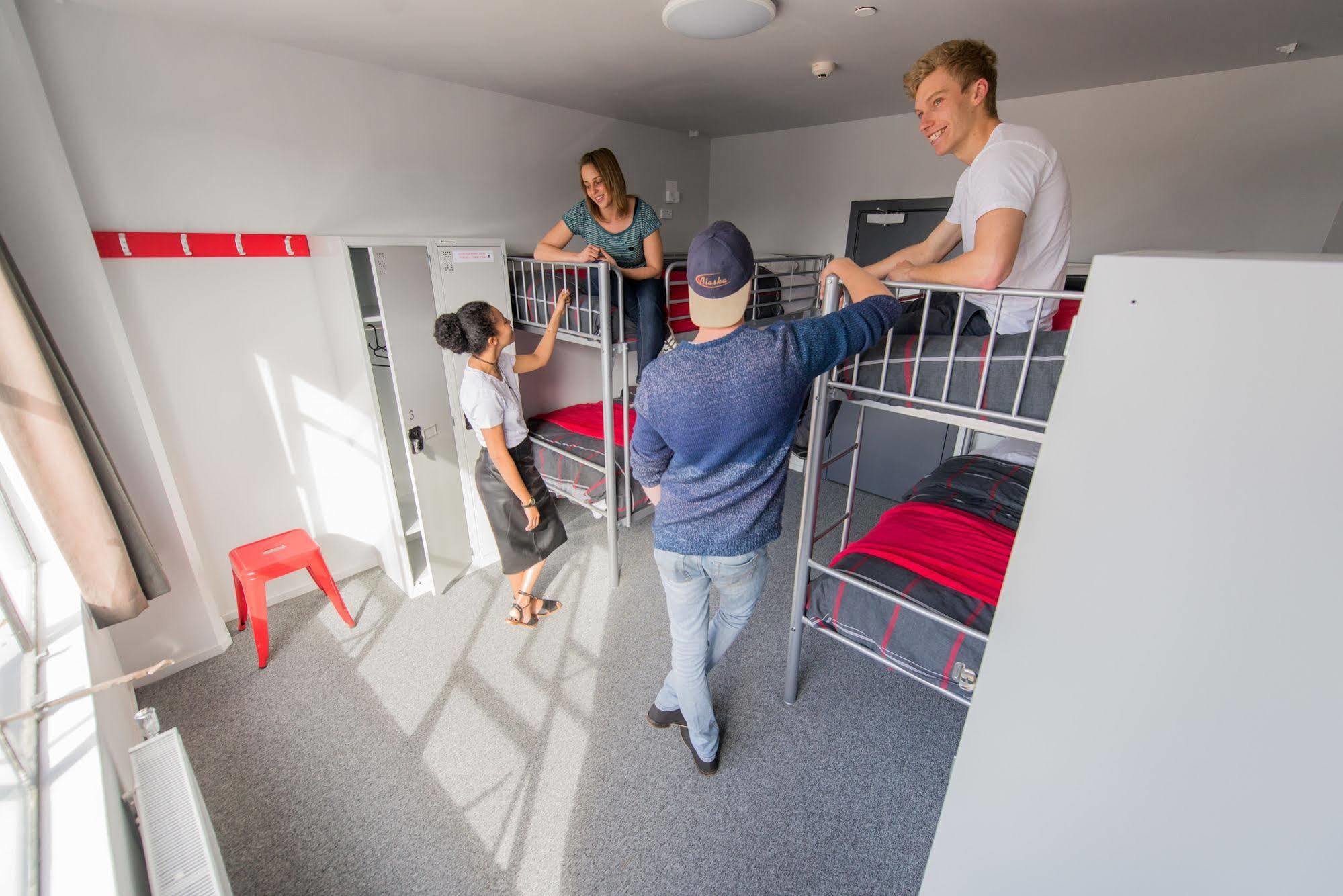 A Pousada Urbanz Christchurch Exterior foto Hostel in Berlin